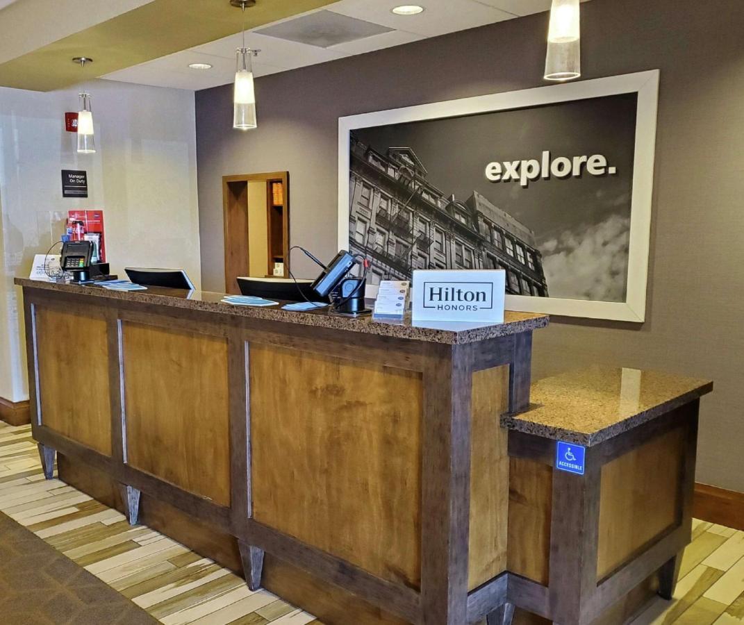 Hampton Inn & Suites Salinas Eksteriør bilde