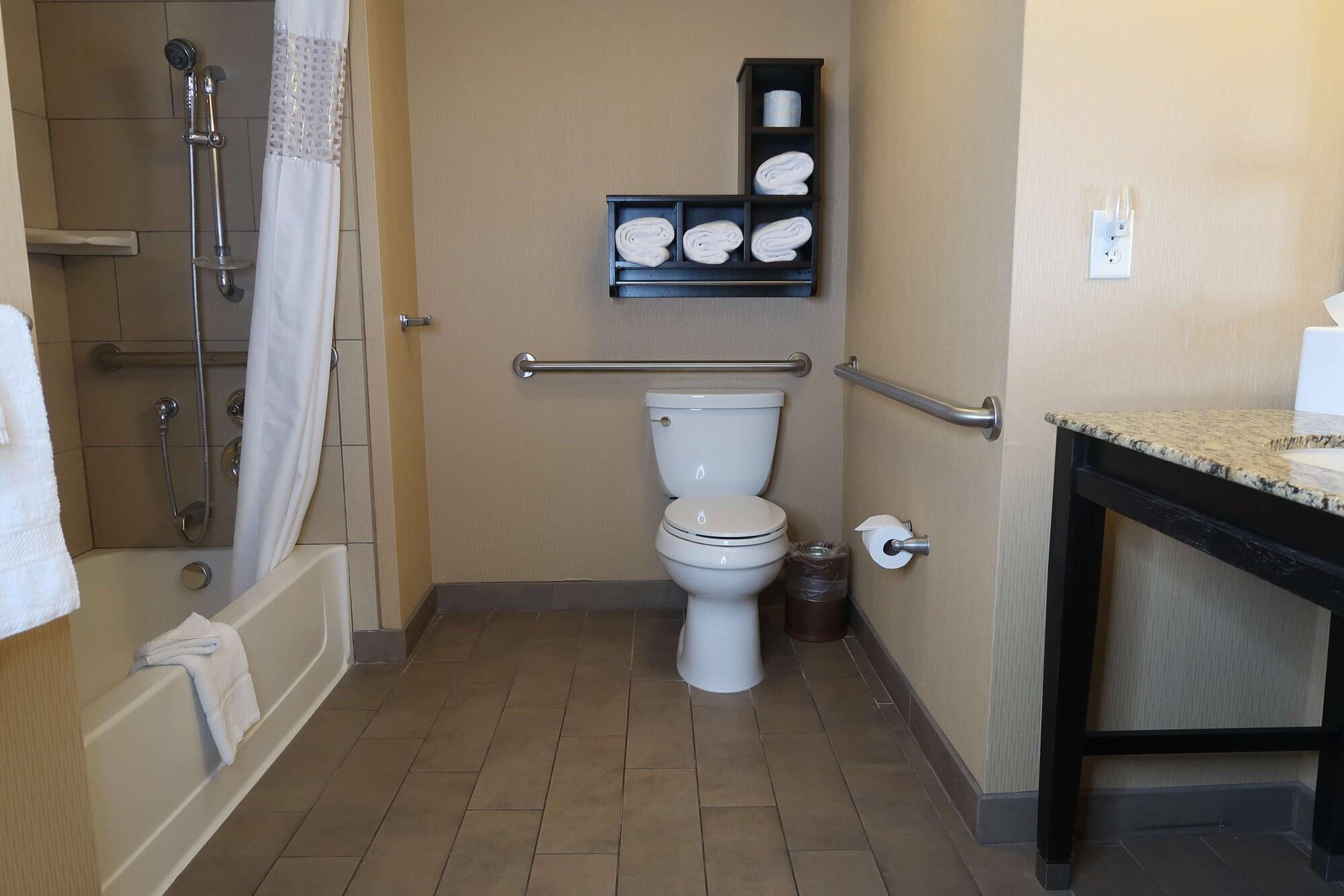 Hampton Inn & Suites Salinas Eksteriør bilde