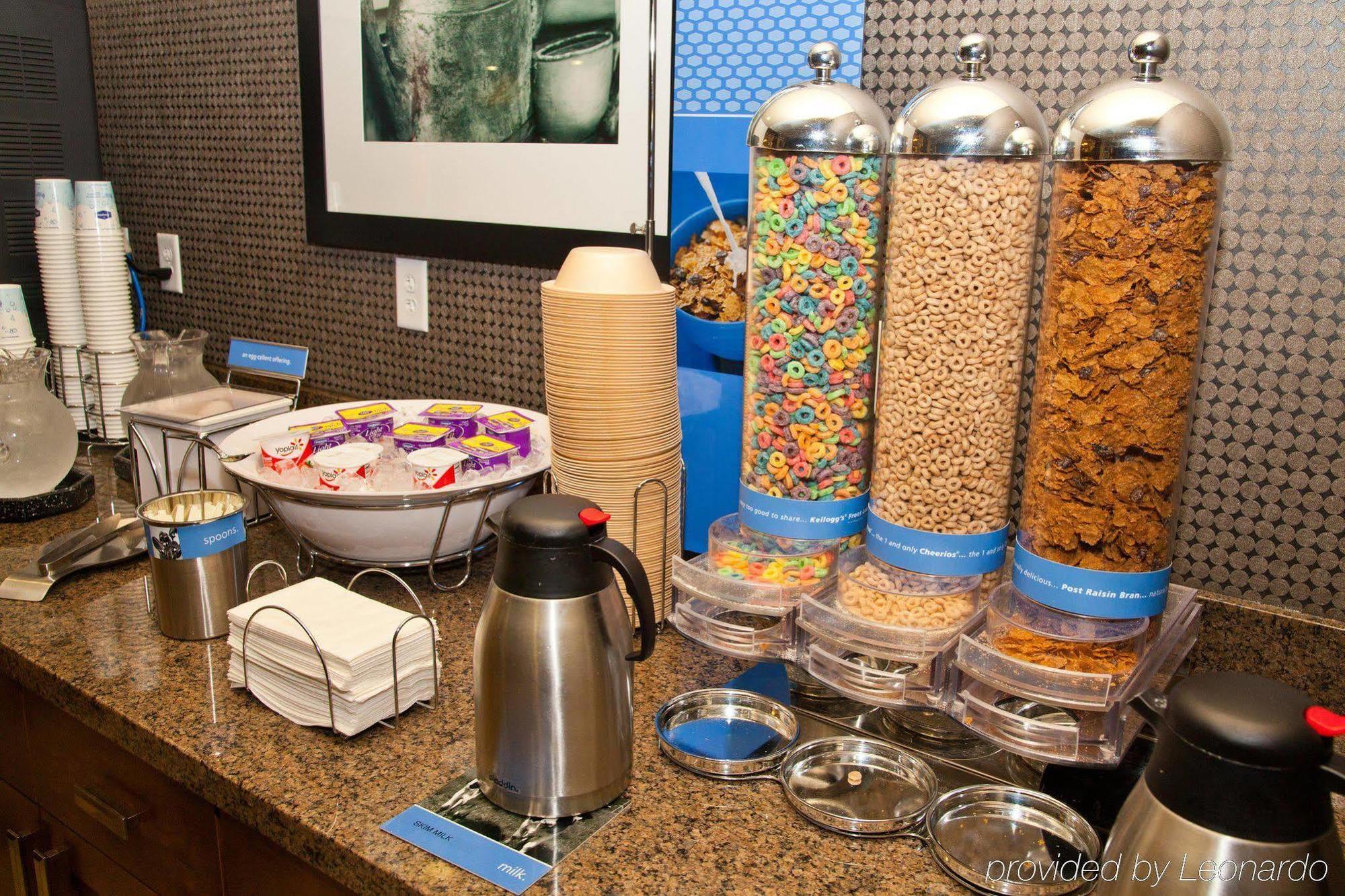 Hampton Inn & Suites Salinas Eksteriør bilde